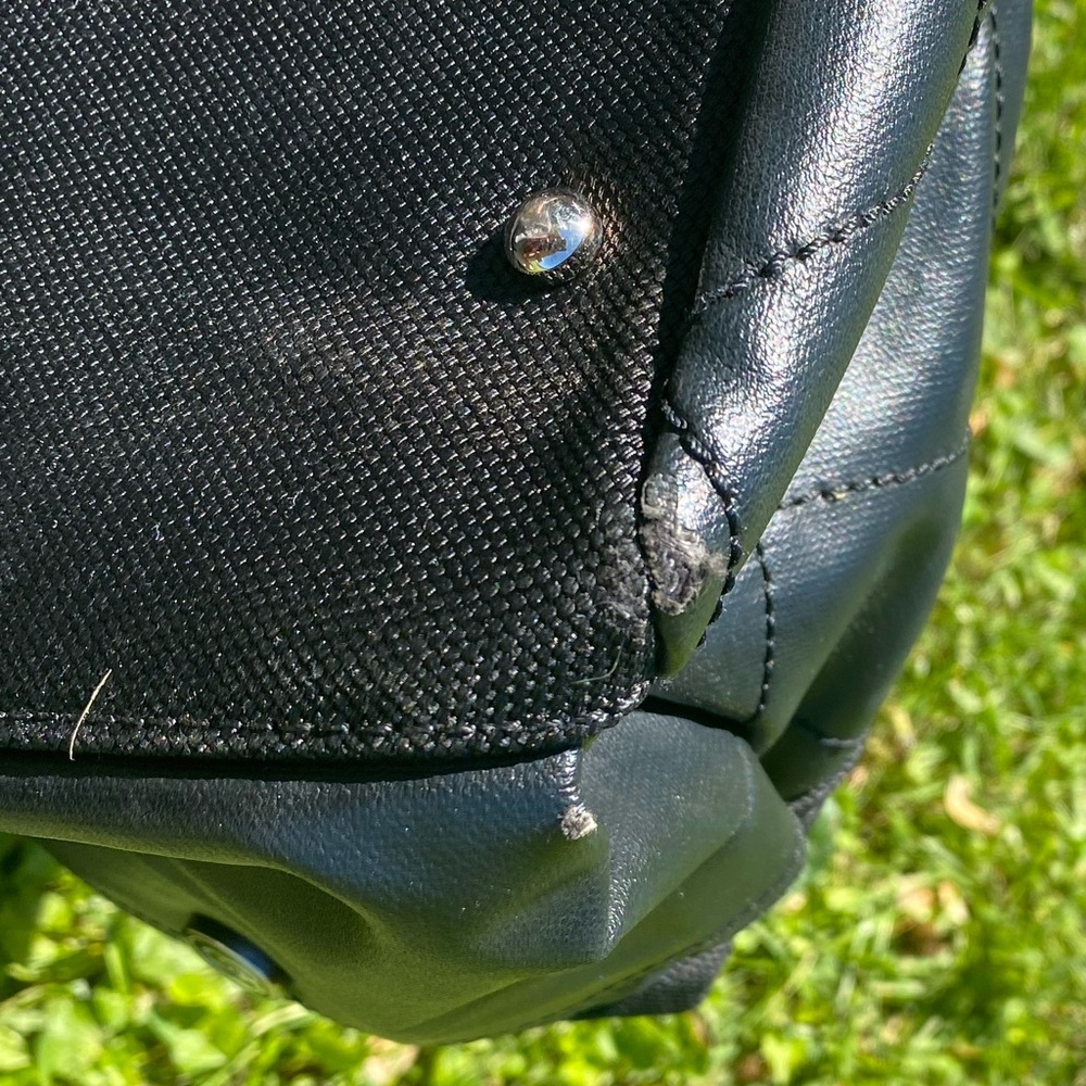 Black Chanel tote - Picture 8 of 16